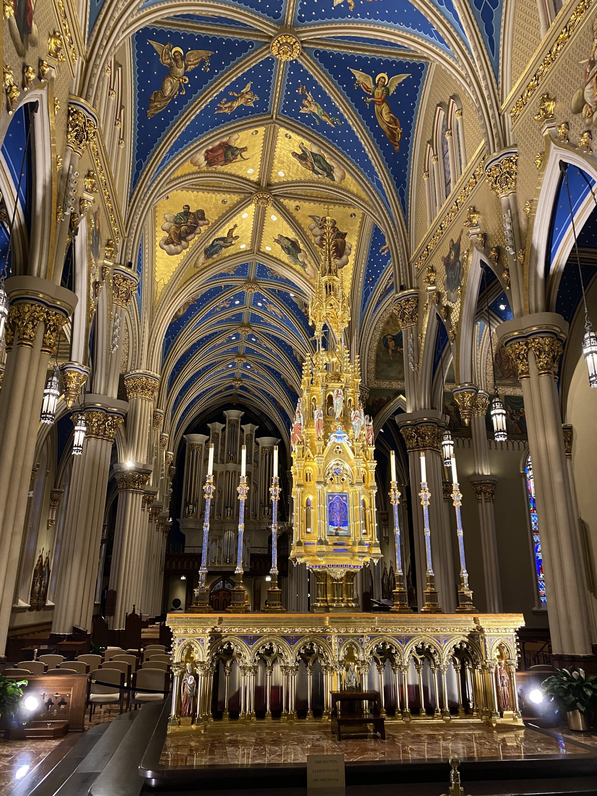 Golden altar of the Sacred Heart Cathedral at the University of Notre Dame 
